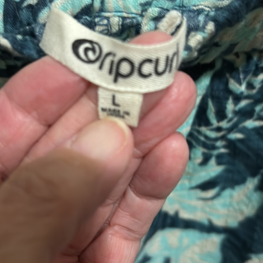 NWT Rip Curl shorts - Picture 4 of 5